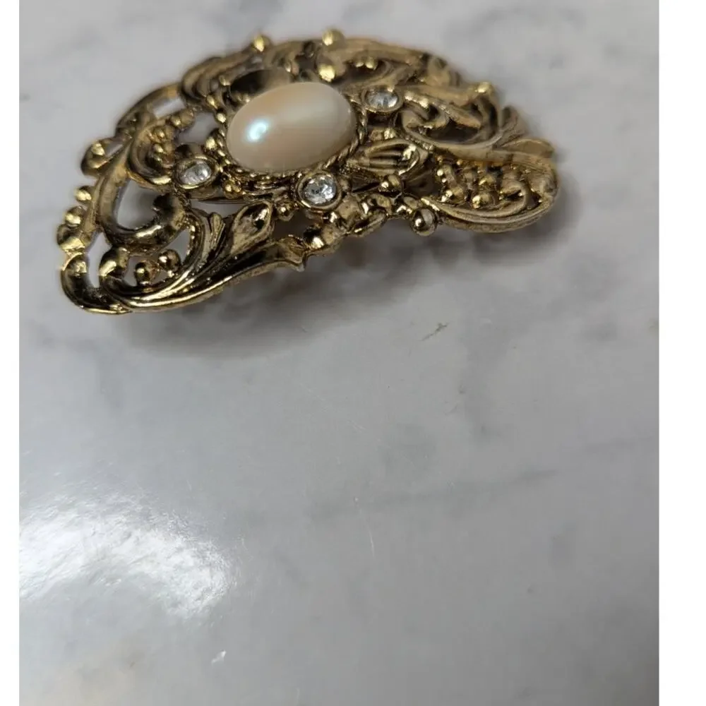 Vintage Gold toned Barouque style simulated pearl cabachon rhinestone brooch pin
